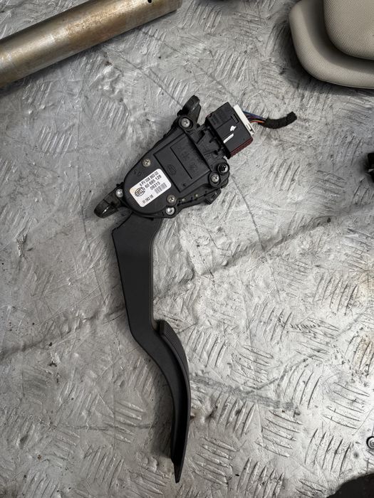 Педаль газа 159 год 07 alfa romeo 159