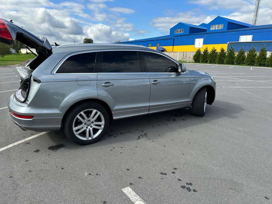 Продам  ауді  Q7