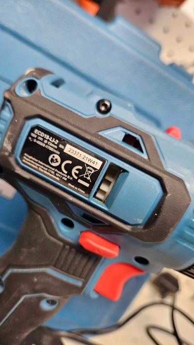 Wkrętarka Erbauer ECD18LI 18V + 2x2ah