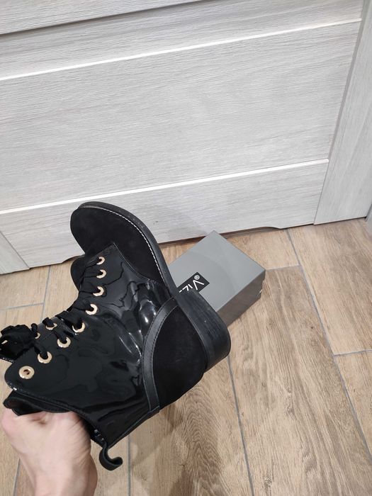 Buty damskie skórzane czarne botki kozaki 39 Kazar 25,5 jak nowe