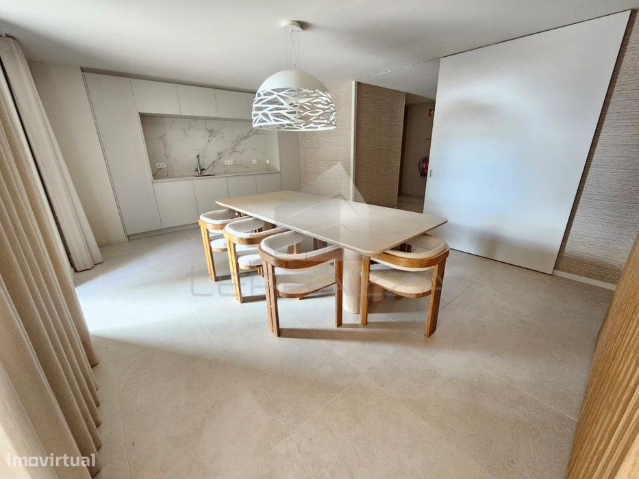 Apartamento T3 Na Alameda Dos Jardins Da Arrábida Com Vista Mar