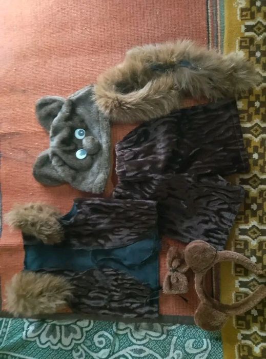 Костюм и кофта..