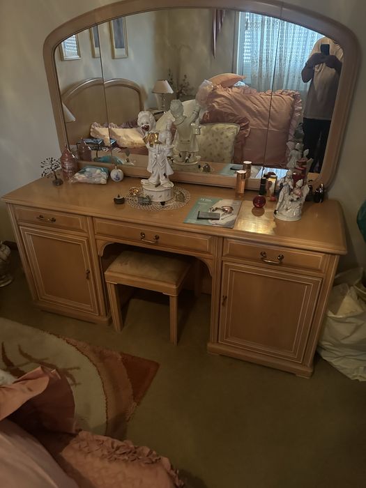 Conjunto de quarto em madeira solida de fabrica do norte ,