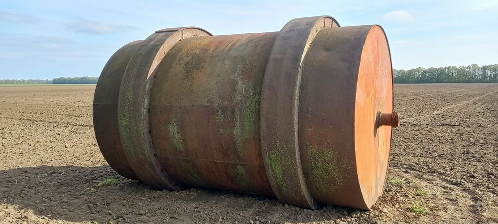 Продам металеву ємність (бак/цистерну) б/в, об'єм 5- 8