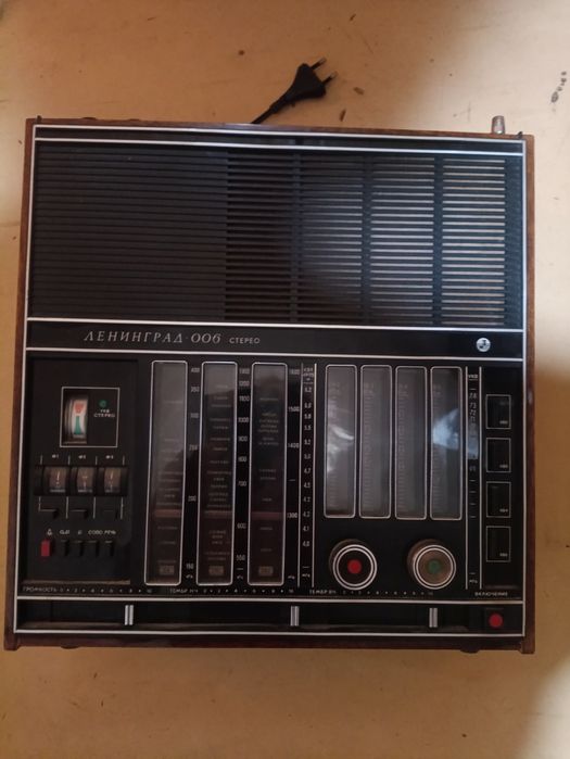 Радиоприёмник времён СССР высший класс