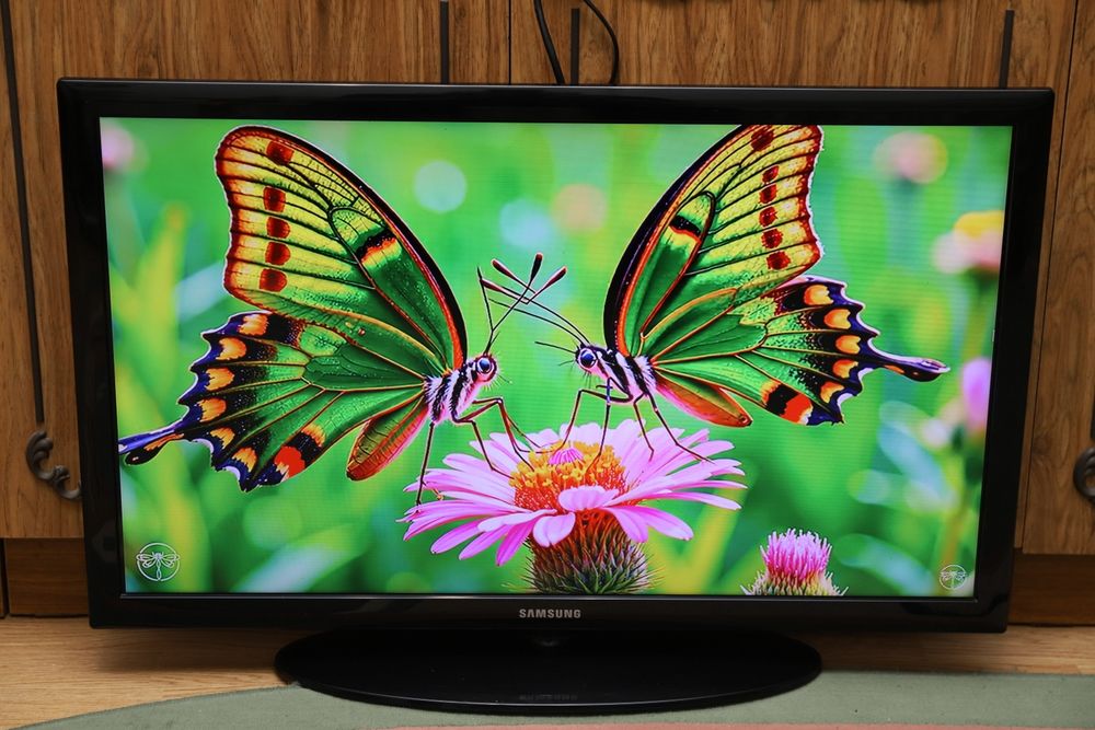 Samsung   UE32D4003W  32 дюйма