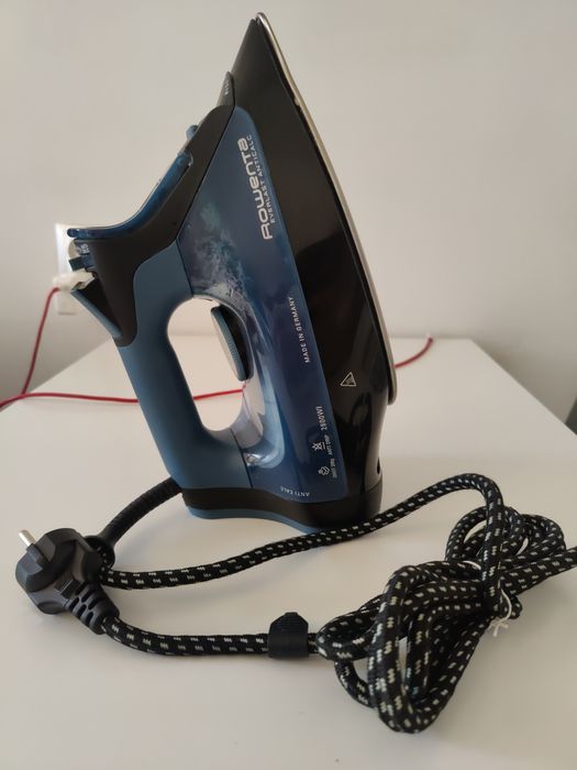 Żelazko Rowenta DW 7120 (nowe, sprawne, lekkie uszkodzenie mechaniczne