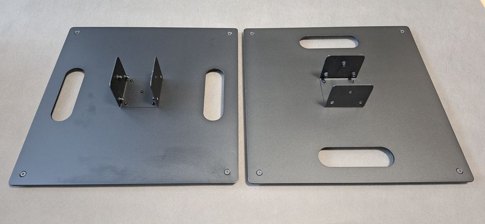 Towery pod głowy stendy słupki