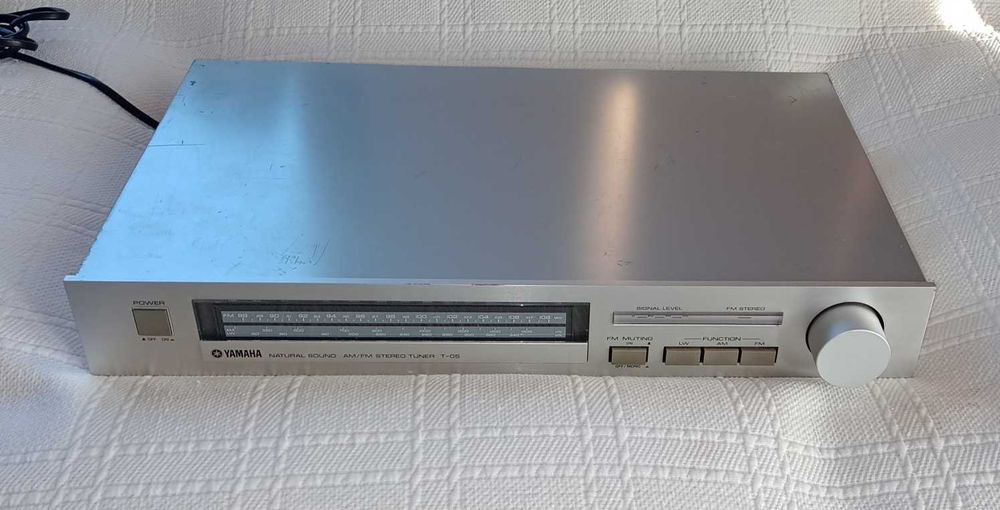 Tuner analogowy YAMAHA T-05