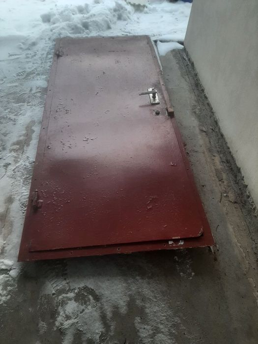 Двері металеві вхідні