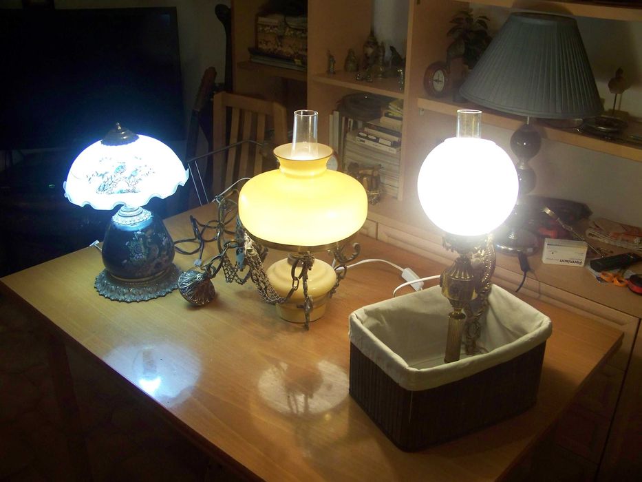 candeeiros antigos em latão - teto, mesa, parede