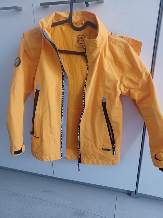 Kurtka z kapturem  128