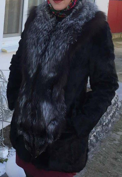 Шуба з натуральної шерсті.