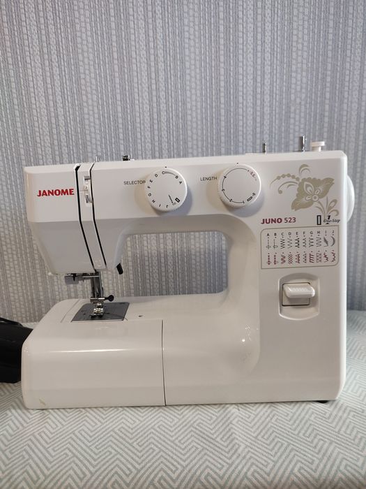 Швейна машинка Janome
