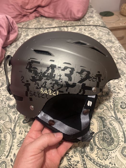 Kask snowboardowy / narciarski
