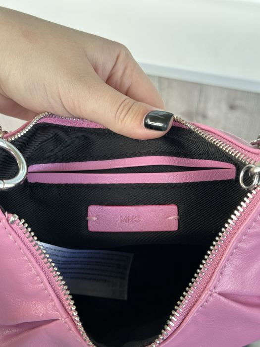 Рожева малеьнка сумочка манго MNG