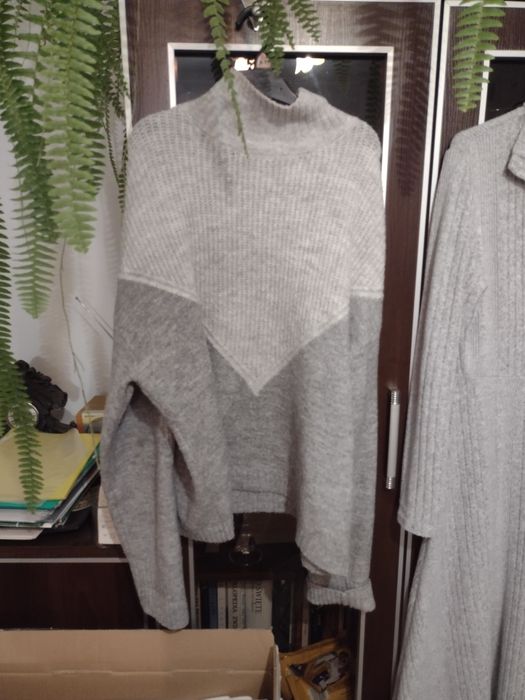 Sweter szary dwukolorowy