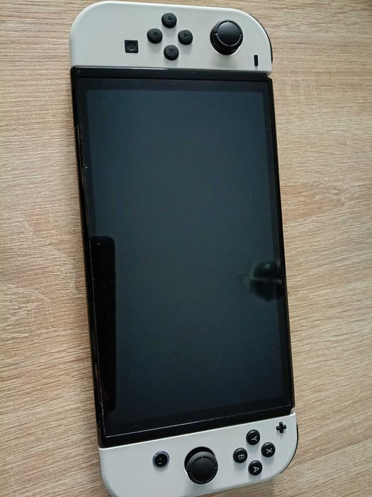 Nintendo Switch OLED + Akcesoria