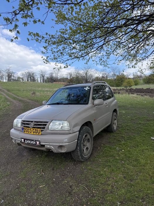 Suzuki grand vitara 3d