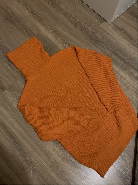 Новий светр Famo