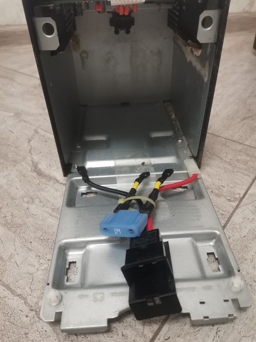 Бесперебойник APC Smart-UPS 750