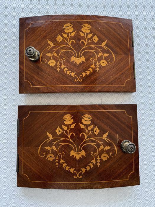 2 pequenas portas de madeira antigas 35x23cm