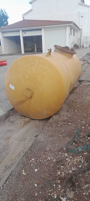 Vende-se Depósito de Combustível 3000 Lt (gasóleo)