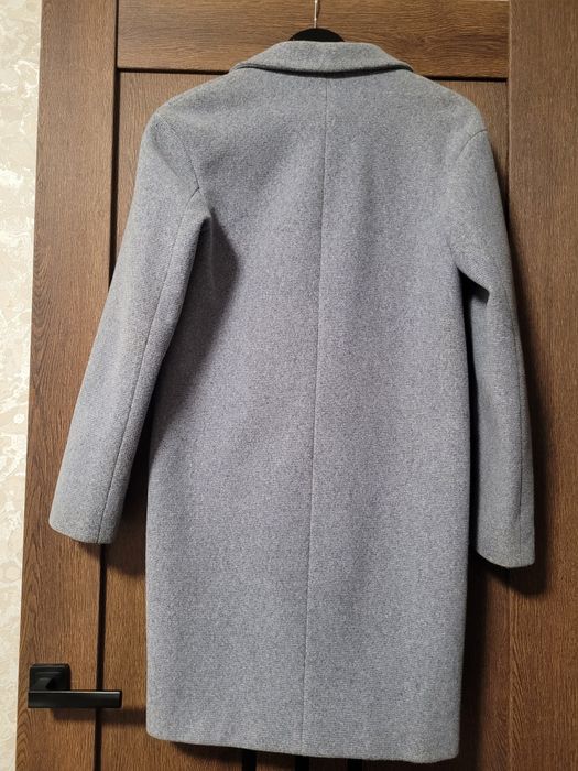 Пальто жіноче сіре