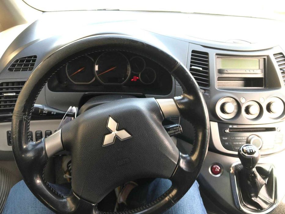 Mitsubishi Grandis 2009