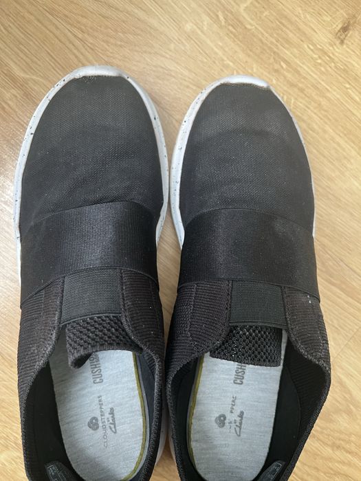 Кроссовки 37 . Clarks