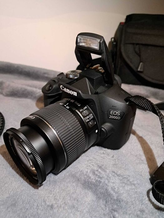 Canon EOS 2000D + Objetiva + Bolsa | Como Nova | Pouco Uso