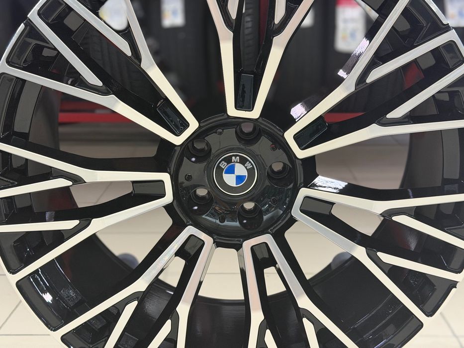 Різноширокі диски BMW R22 5x112 REPLICA BM269 Black Machined Face