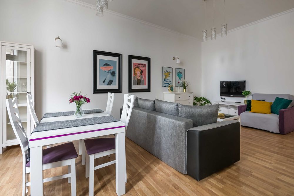 Duży apartament z balkonem przy Dworcu Głównym | Netflix | 5 osób