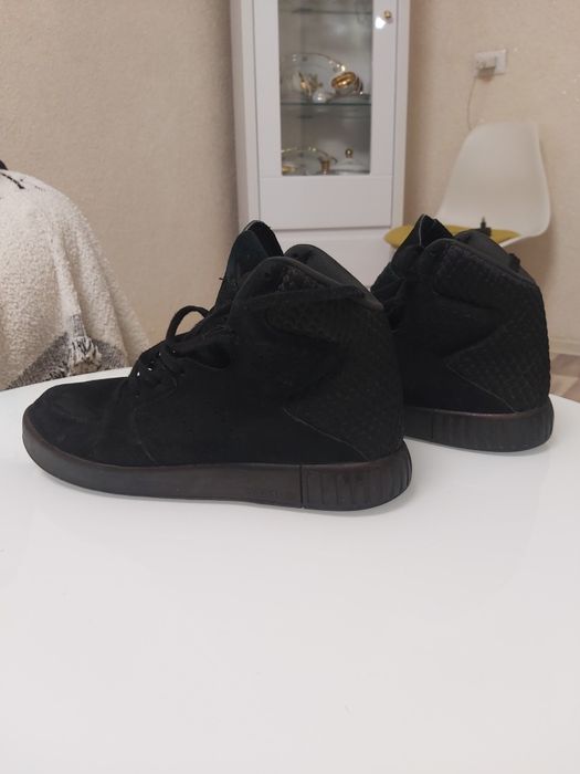 Оригінальні замшеві Адідаси унісекс