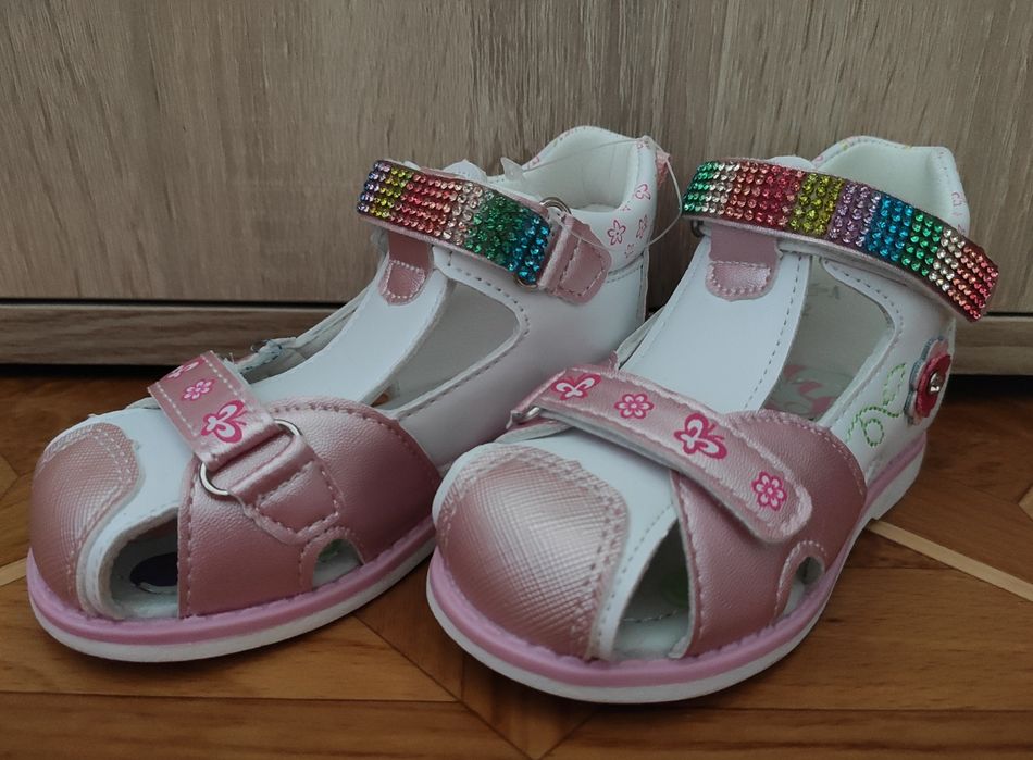 Nowe sandały sandałki Tom.m obcas Thomasa r.22