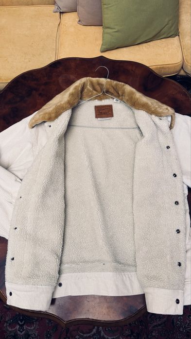 Levis Sherpa sztruks biala piękna