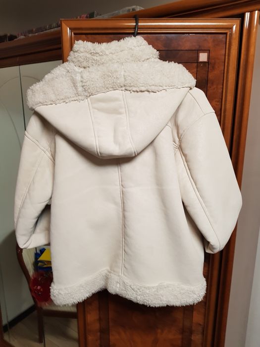 дубленка женская светло- бежевого цвета