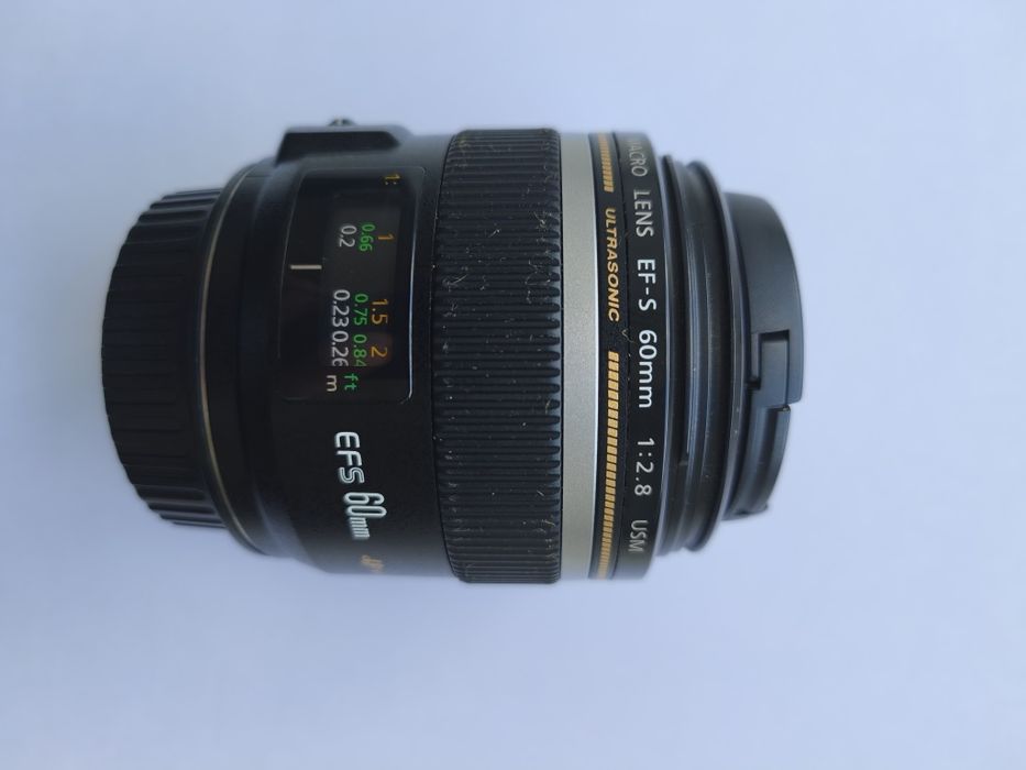 Об'єктив Canon EFS 60 mm f/2.8 Macro USM