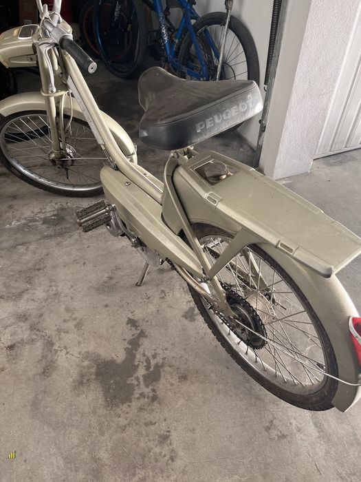 mobylette Peugeot