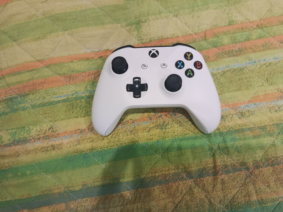 Продам Xbox one s