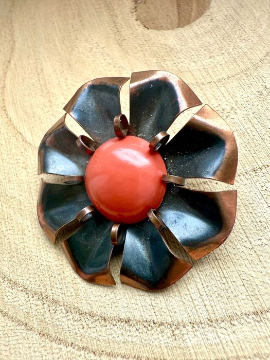 Stara broszka PRL metaloplastyka