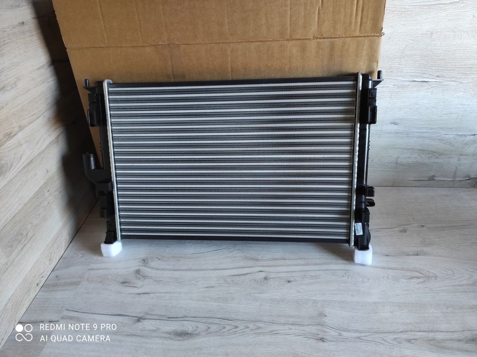 Радіатор охолодження радиатор охлаждения Sandero Logan Сандеро Логан