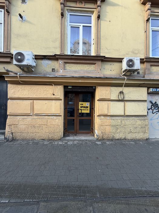 Оренда без комісіі, Чорновола, центр під кафе-кондитерську є витяжка