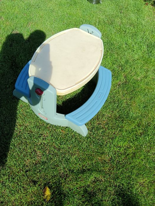 Stolik dla dzieci do ogrodu