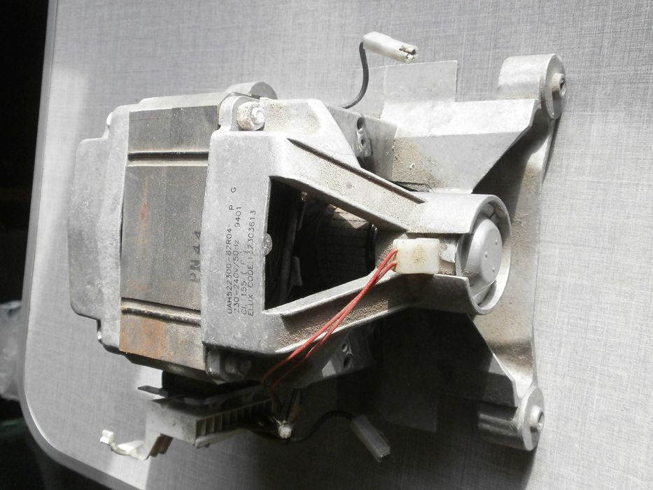 Двигатель стиральной машины