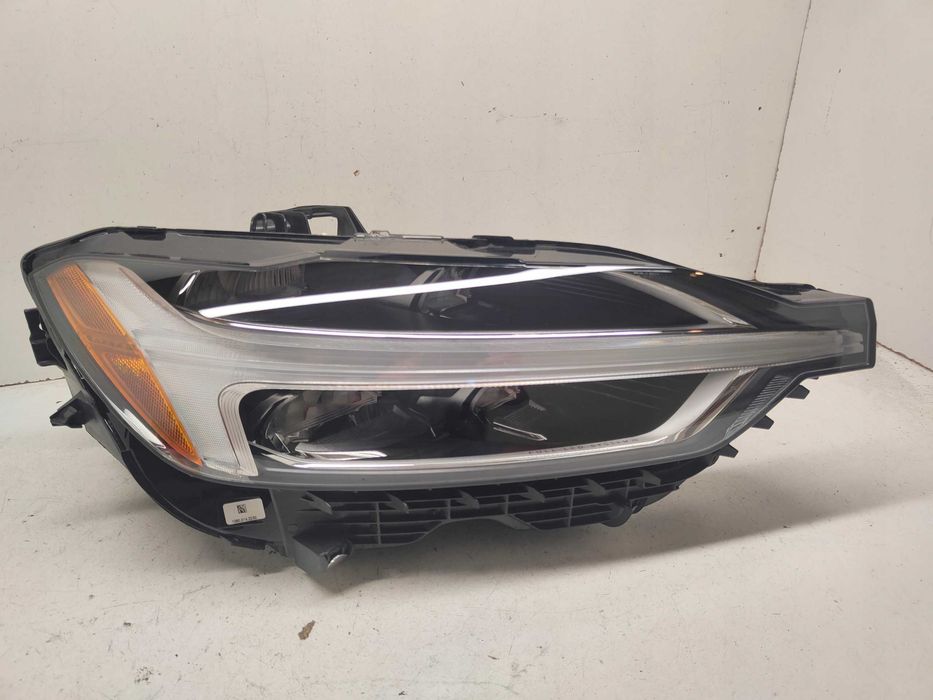 VOLVO XC60 II Фари перед Full led Mid led USA EU