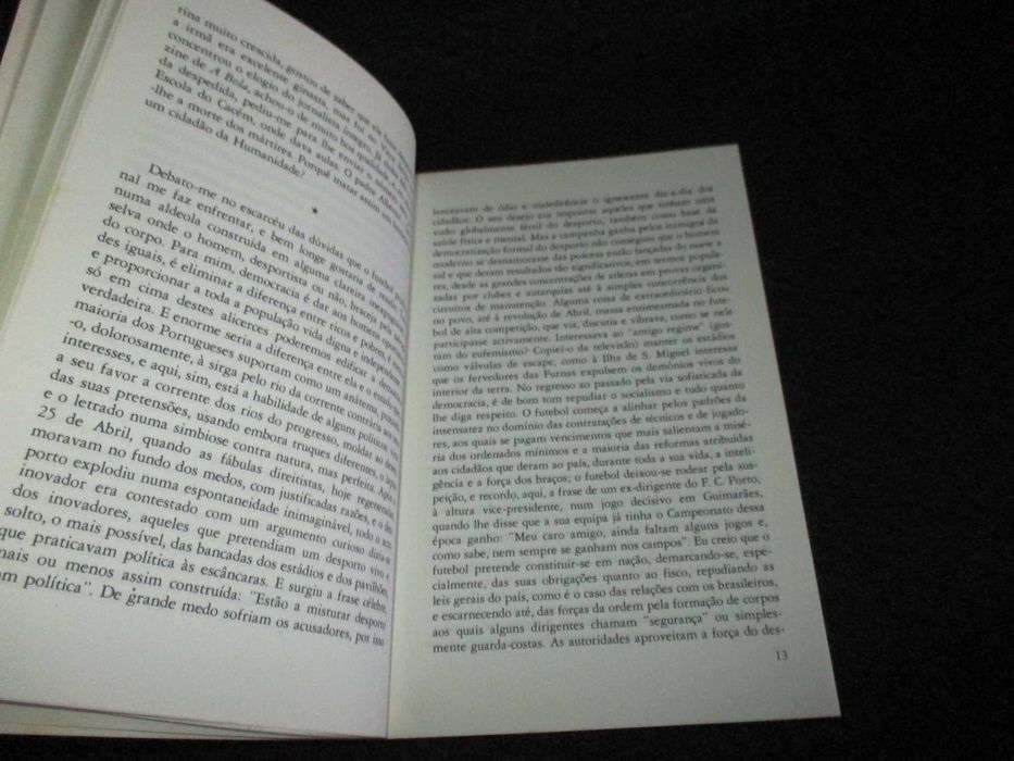 Livro Crónicas da Época Desportiva Homero Serpa