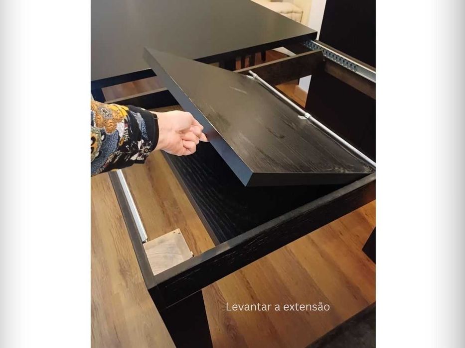 Mesa Extensível em Carvalho Francês Preto — Madeira Maciça 160cm