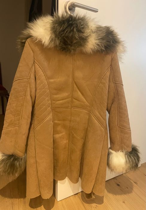 Casaco todo forrado com pêlo tamanho L