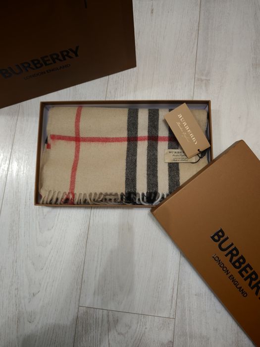 szalik burberry nowy